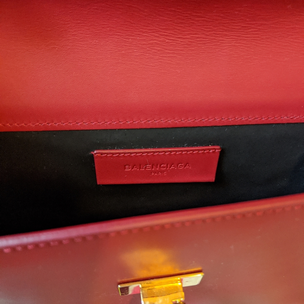 BALENCIAGA Red Leather Box Clutch Bag with Clasp - Picture 5 of 7